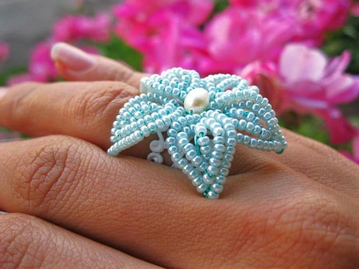 flower seed bead ring tutorial Small Beaded Flower Ring